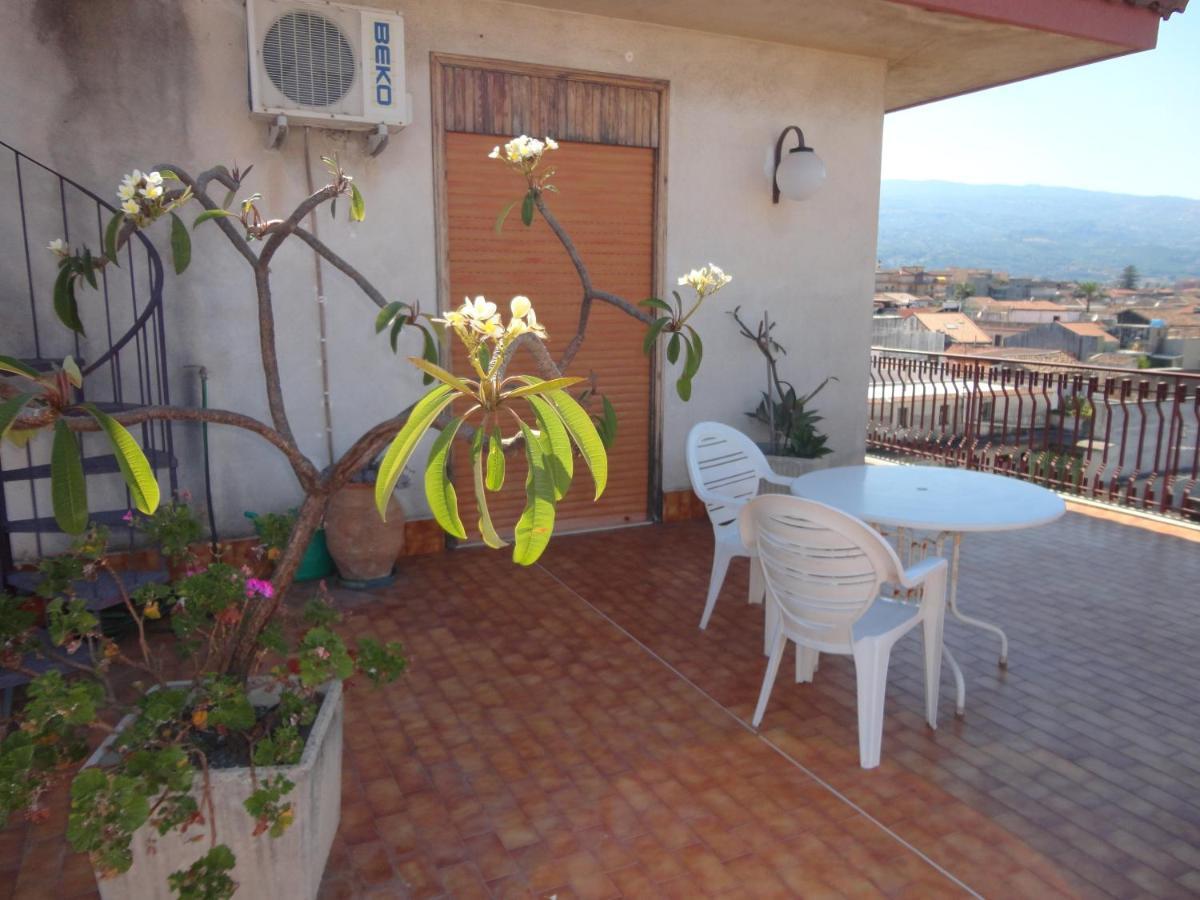 リポストCasa Delle Pomelie - Taormina & Etna Panoramic Viewsアパートメント エクステリア 写真